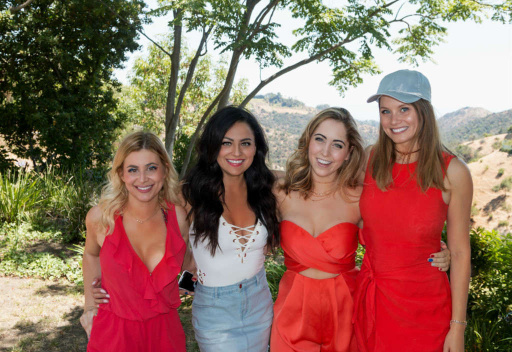 BUENA App - Best Travel Apps 2018 - Photo Founder Stephanie Be with friends in Los Angeles