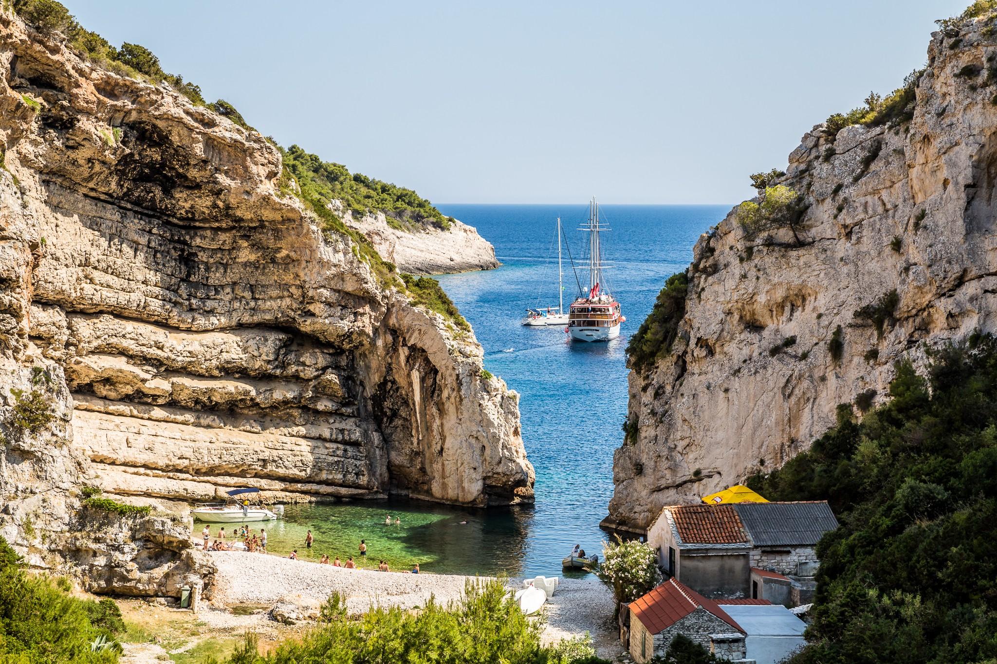 TravelBreak.net - Yacht life, Hvar, Croatia