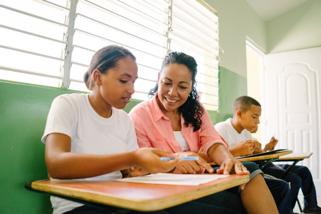 Students Learning English in Dominic Republic | Program by Fathom | TravelBreak