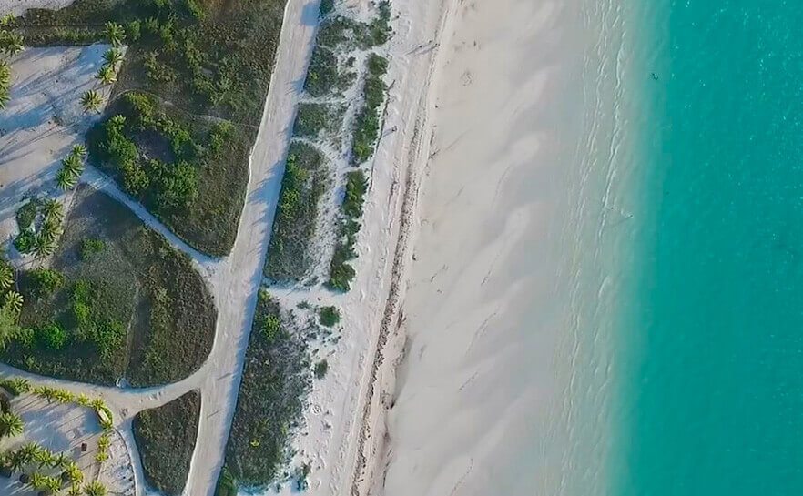 Holbox-caribbean-turquoise-waters-travelbreak