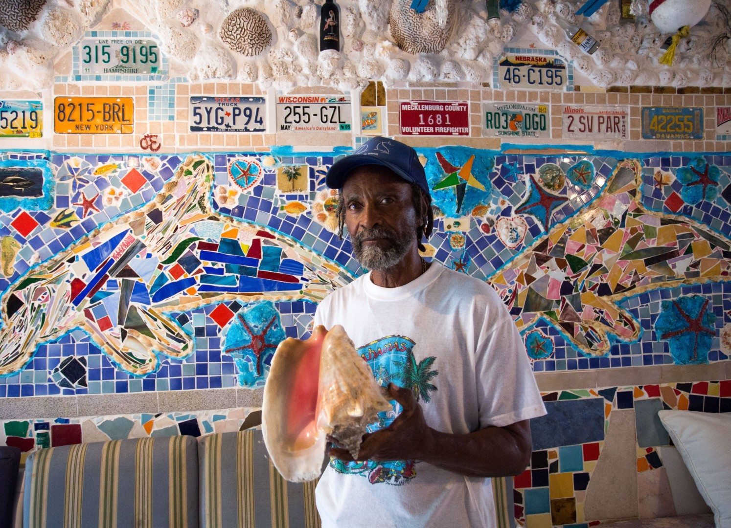 Ashley Saunders, artist and founder of the Bimini Dolphin House | TravelBreak