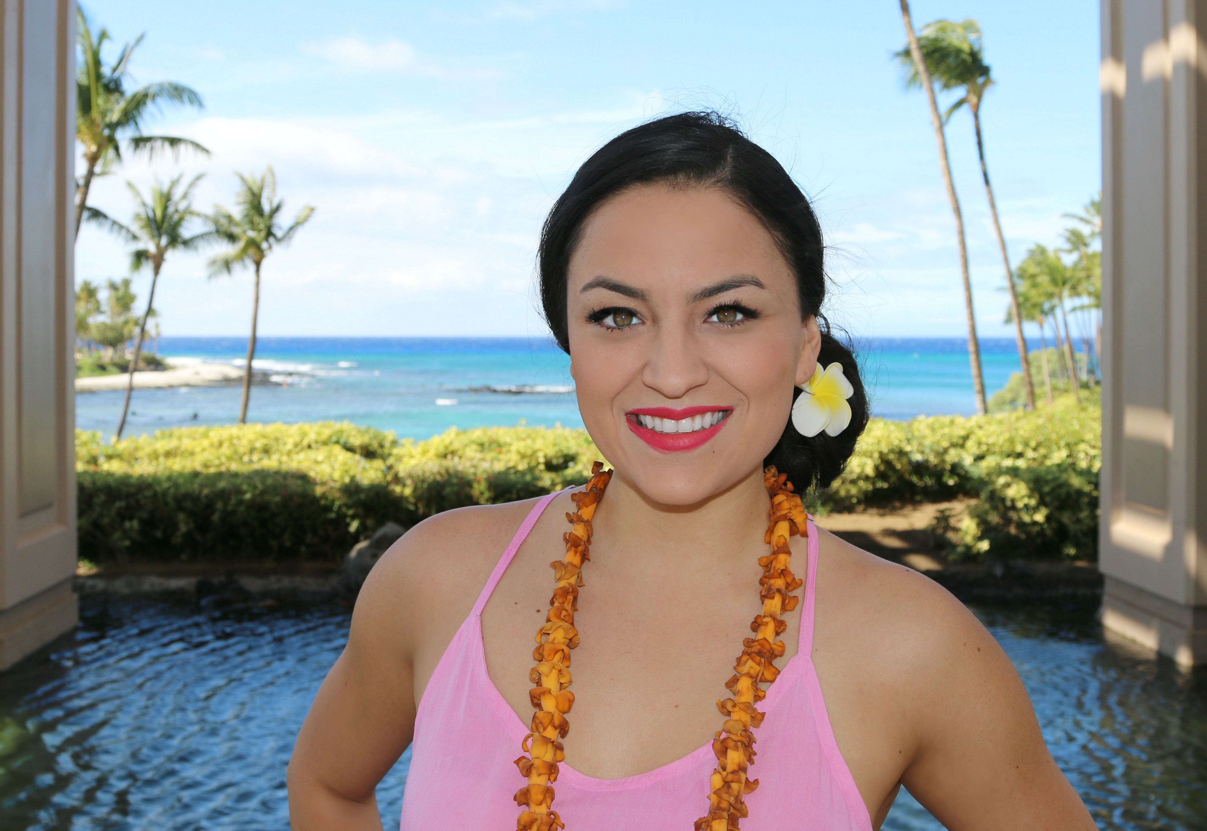 stephanie-be-in-hawaii-promote-new-disney-movie-moana-travelbreak-net