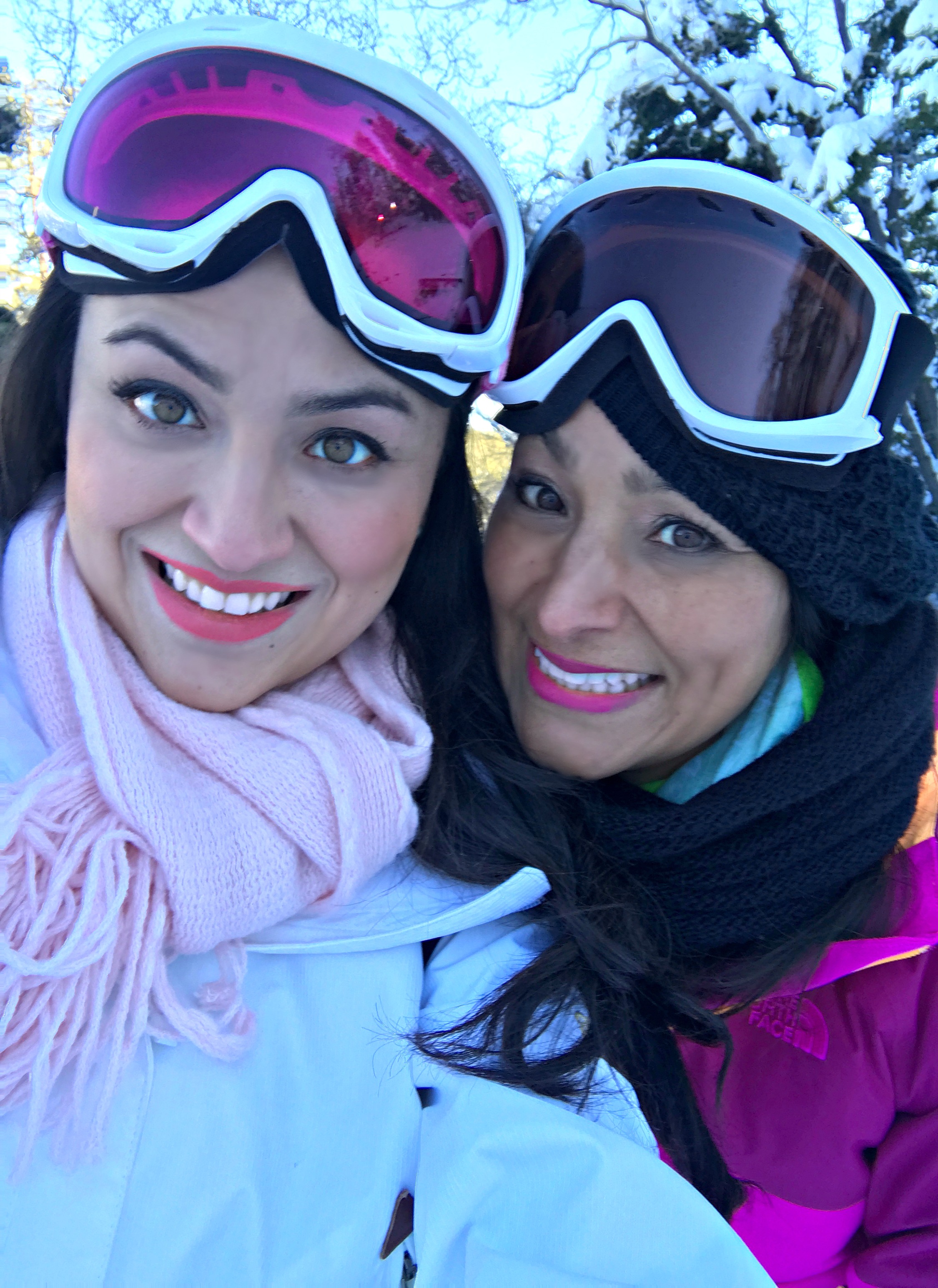 Mother Daughter Ski Date | Learn to Ski Mountain High, California - Travel-Break.net