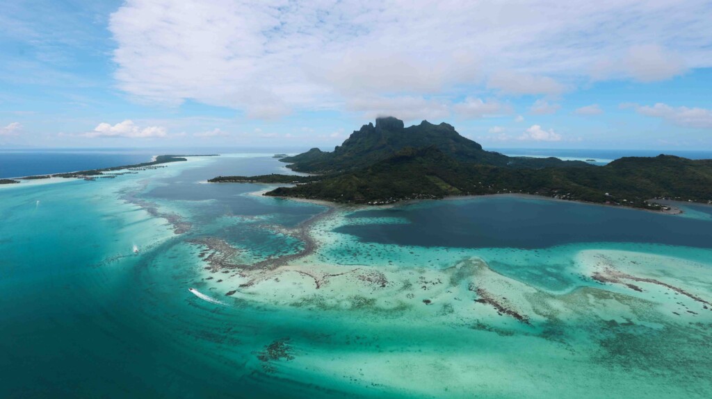 Beautiful Island of Bora Bora - the best things to do